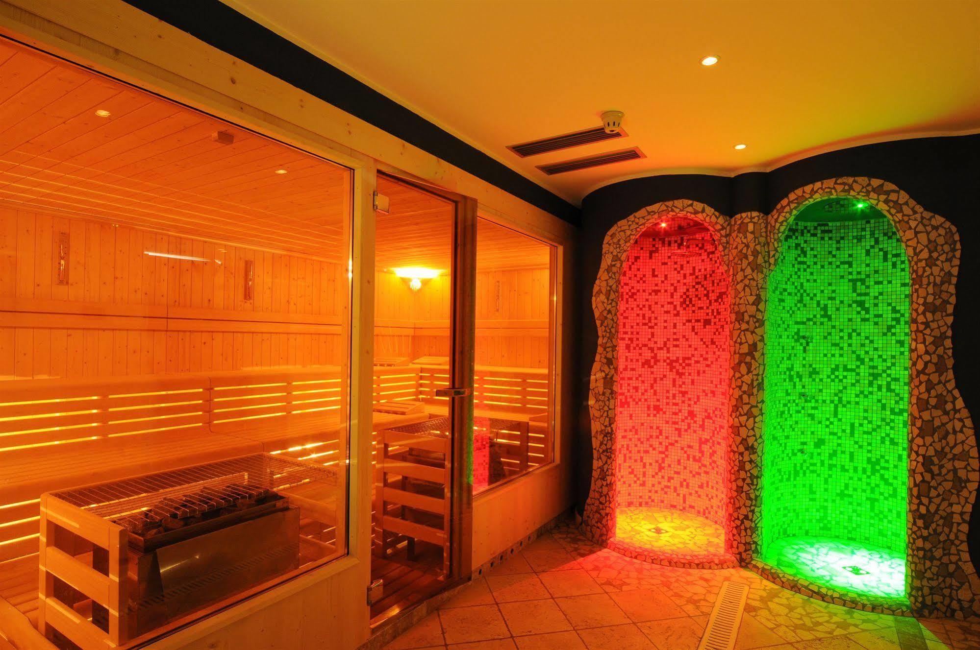 Alpholiday Dolomiti Wellness & Family Hotel Dimaro Ανέσεις φωτογραφία